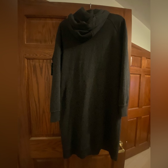 Roots - Size M black long fleece with front zip and hood - Picture 5 of 11